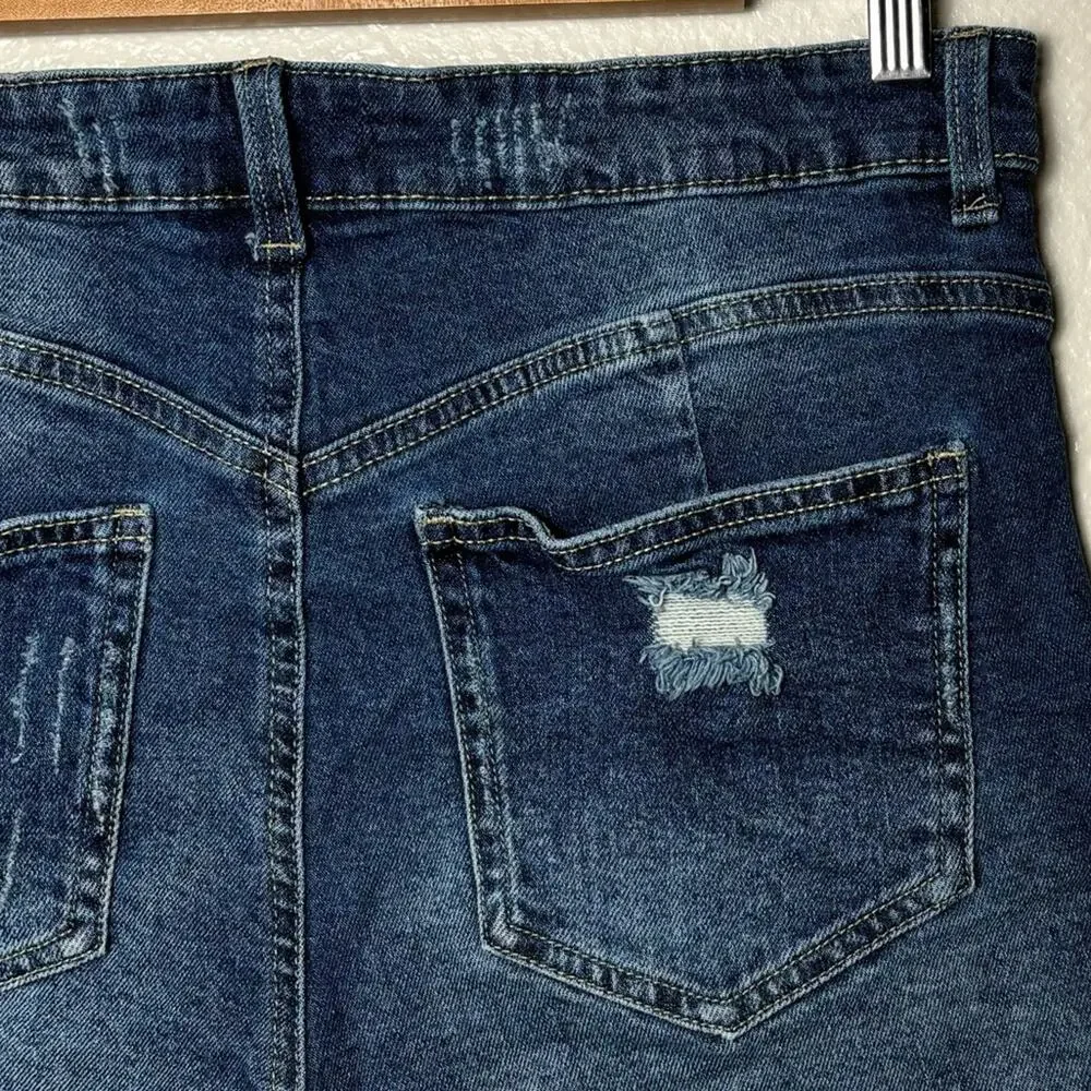 ARIYA Shorts Women's 11/30 Curvy High Rise Distressed Cut Offs Med Blue